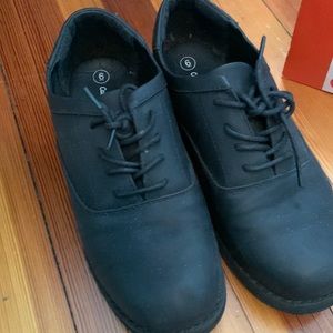 Boys black dress shoe